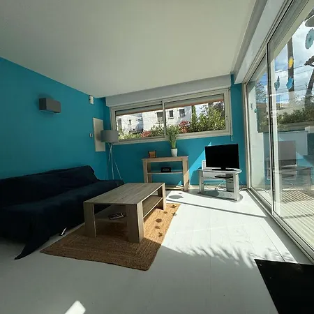 Avec Terrasse Pour 4 Personnes, Rez-de-chaussee, Cuisine Equipee, - Fr-1-494-185